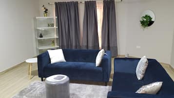 Executive-Apartment, 2 Schlafzimmer | Essbereich im Zimmer