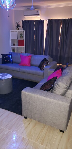 Executive-Apartment, 2 Schlafzimmer | Wohnbereich