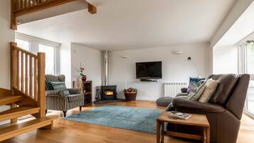 Cottage, 1 Queen Bed | Living area | TV