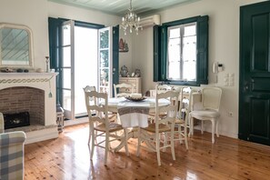 Villa, 6 habitaciones, vista al mar | Servicio a la habitación