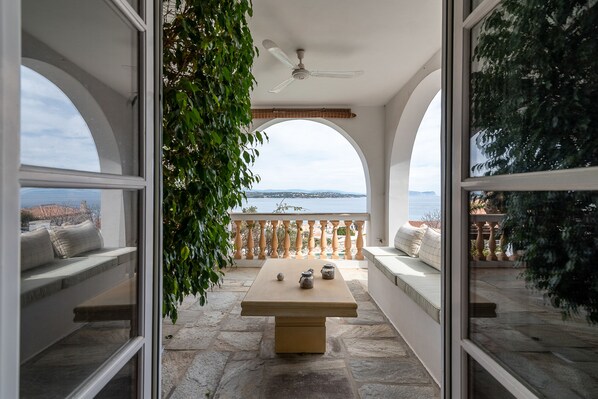 Villa, 6 habitaciones, vista al mar | Terraza o patio