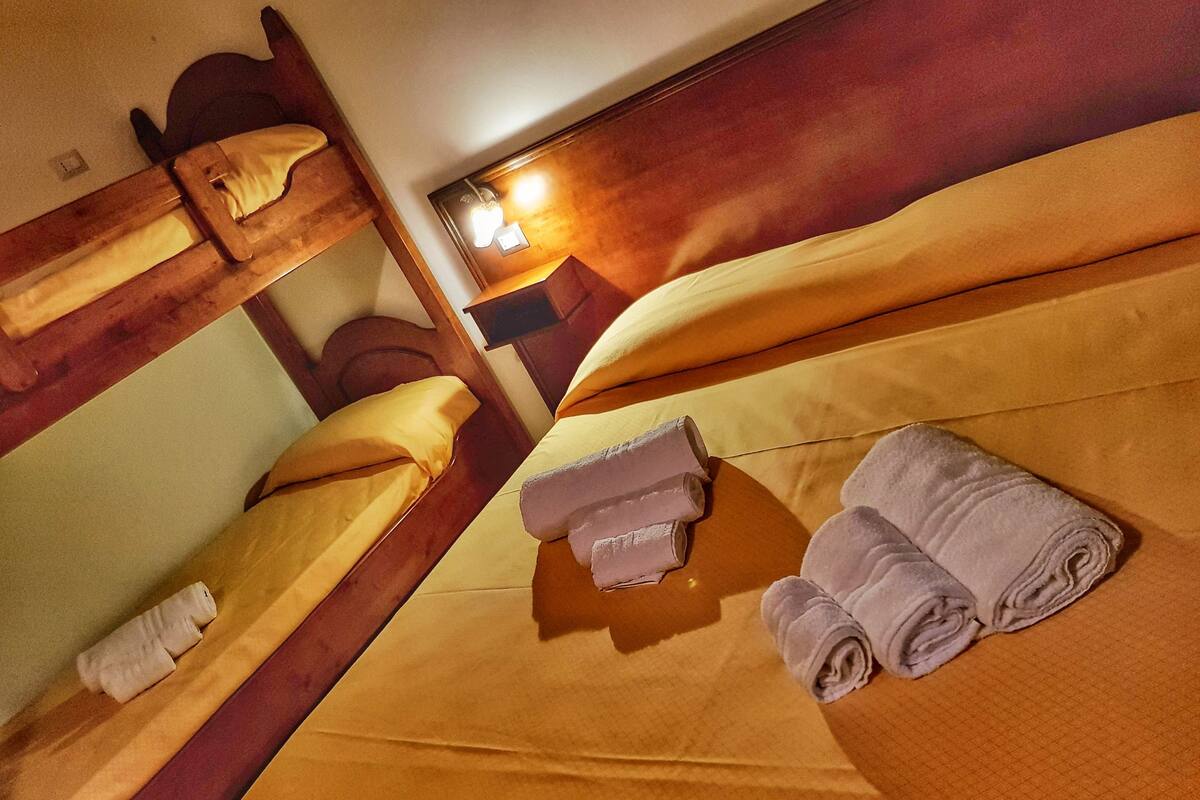 Quadruple Room, Mountain View (1 - 3)