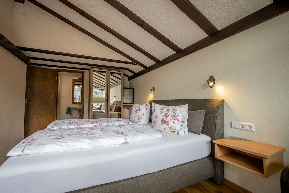 Classic Double Room, Private Bathroom (Doppelzimmer) | Room amenity
