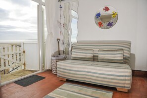 Vacation Home | Terrace/patio - Stowaway Beach House Camber Sands (Rye)