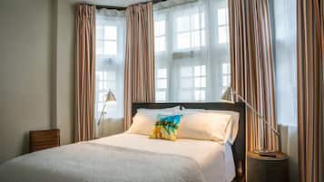 Standard Studio, 1 Queen Bed | Egyptian cotton sheets, premium bedding, pillowtop beds, in-room safe