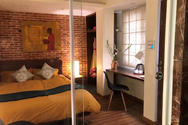 1 bedroom, hypo-allergenic bedding, Select Comfort beds