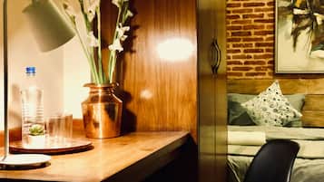 1 bedroom, hypo-allergenic bedding, Select Comfort beds