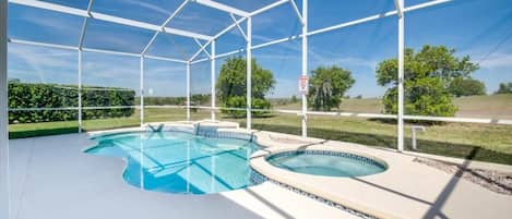 Nhà, nhiều giường (Pool 5 bed with spa and games room) | Hồ bơi | Hồ bơi ngoài trời