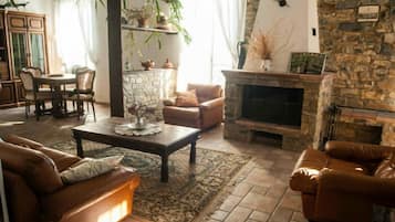 Căn hộ, nhiều giường, hiên (Panorama) | Khu phòng khách | TV màn hình phẳng