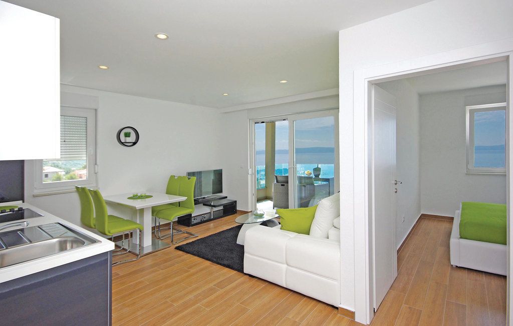 Apartment (A5) | Living area | Flat-screen TV