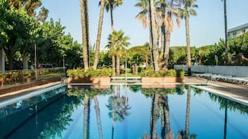 Seasonal outdoor pool