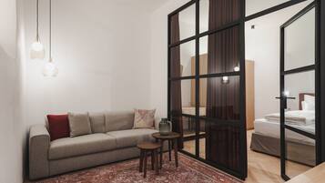 Exclusive-Apartment, 2 Schlafzimmer, Badewanne, Stadtblick (1) | Hochwertige Bettwaren, Daunenbettdecken, Zimmersafe