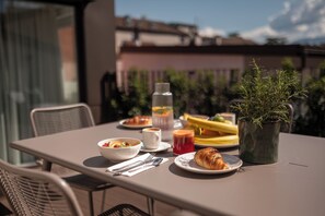 Luxury Penthouse, 2 Bedrooms, 2 Bathrooms, Mountain View | Terrace/patio - Kuntino Suites (Merano)