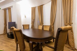 In-room dining - Iberia Palace (Zugdidi)
