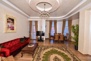 Royal Suite | Living area | LED TV