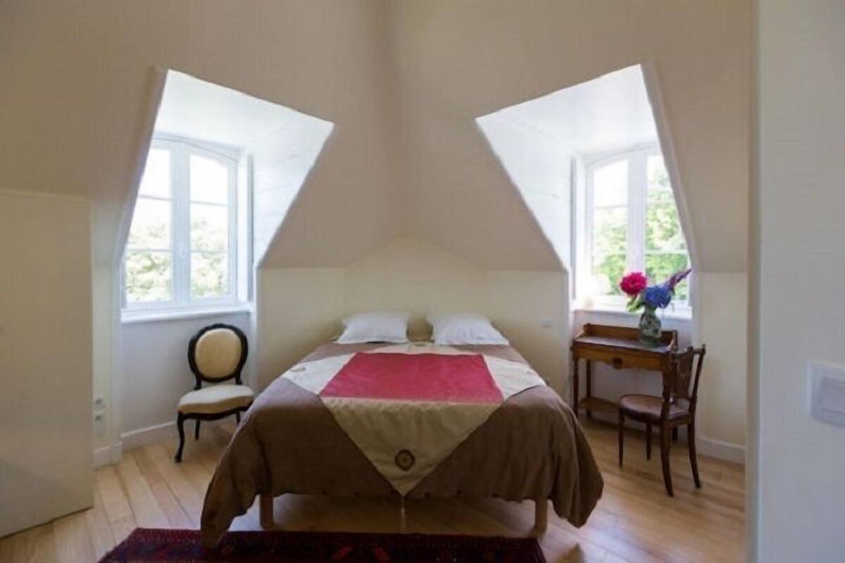 Chambre (5) | Accès au Wi-Fi (inclus), décor unique, ameublement unique