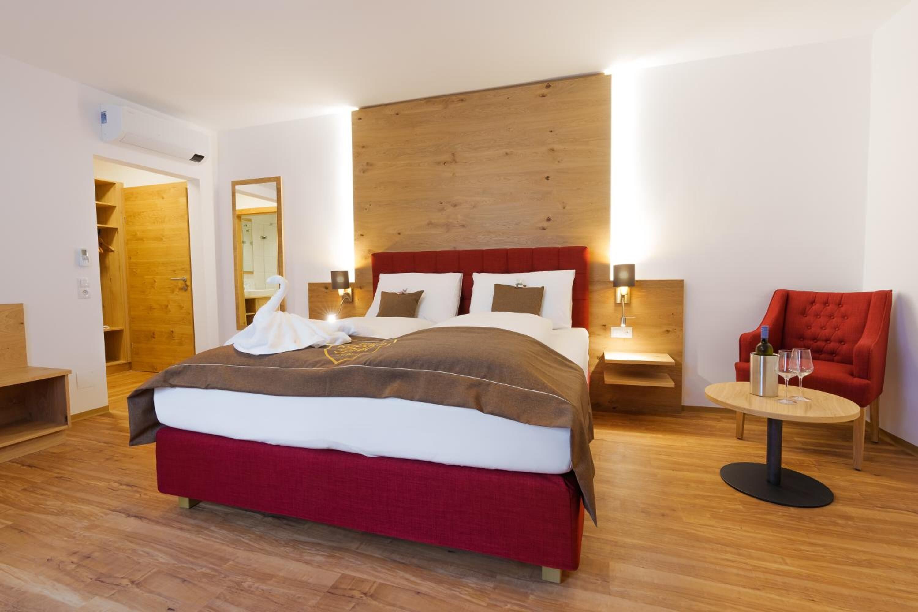 Ropa de cama de alta calidad, camas Select Comfort y escritorio 