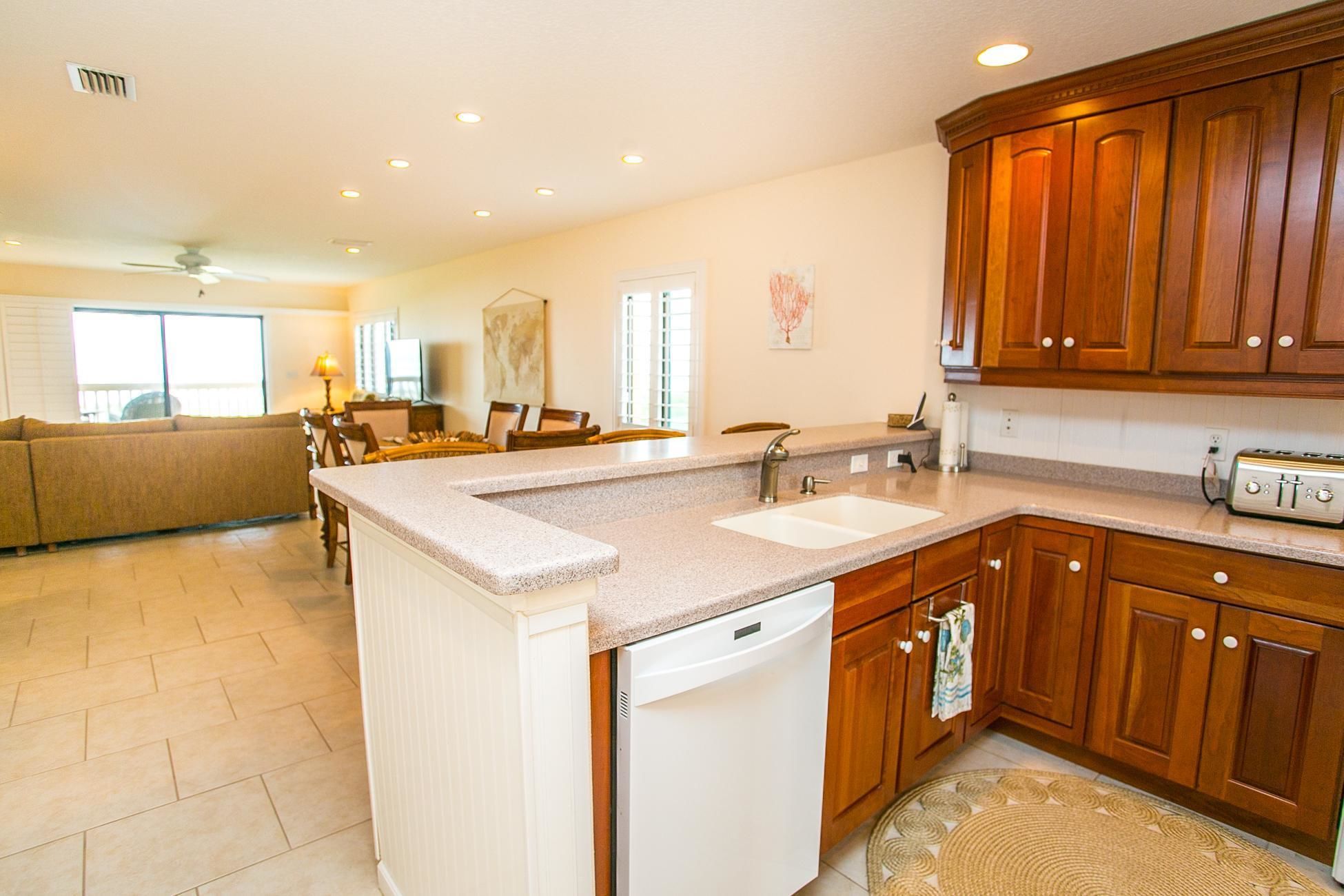 Condo, 2 Queen Beds, Ocean View (SEA -222 3BR Ocean View Pool Free Tix) | Private kitchen | Fridge, microwave, oven, stovetop