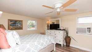 Unclassified image, 3 of 12, button - Palmetto Retreat [1/1] Free Activities! & Wifi Beach Nearby (St. Augustine)