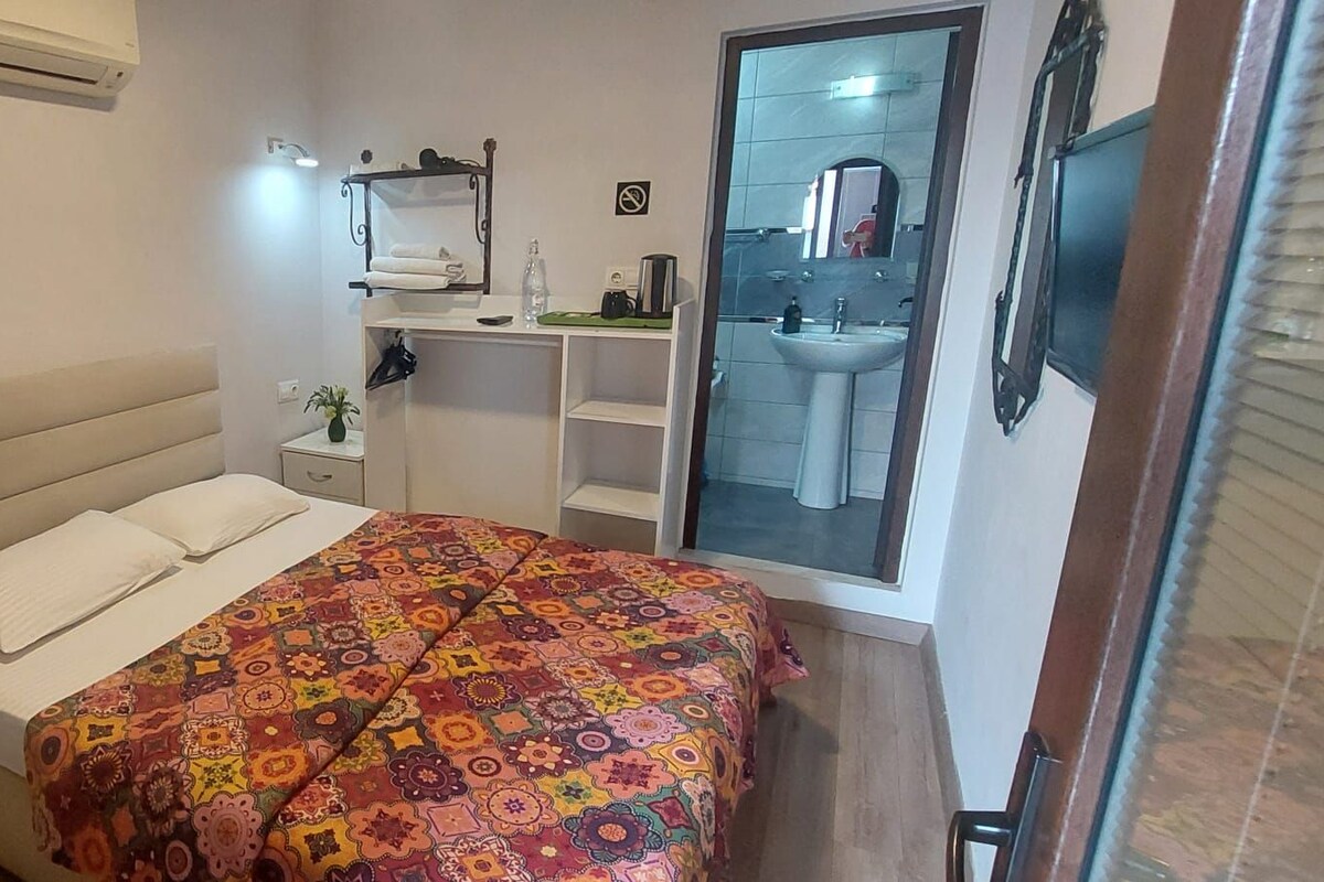 Chambre Deluxe double, vue sur la montagne | Literie de qualité, système d’insonorisation, accès au Wi-Fi (inclus)