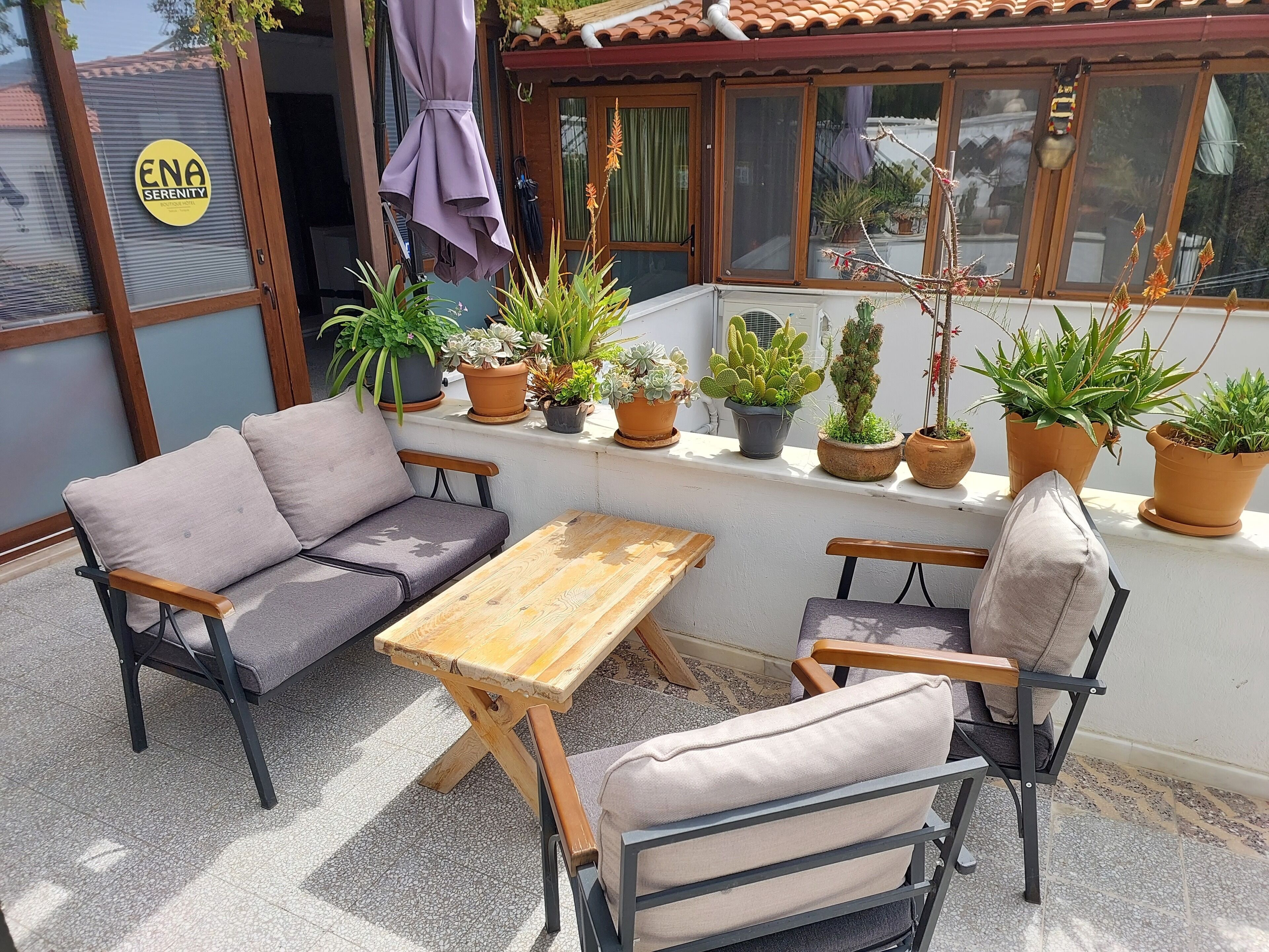 32-inch smart tv with satellite channels, tv, toys