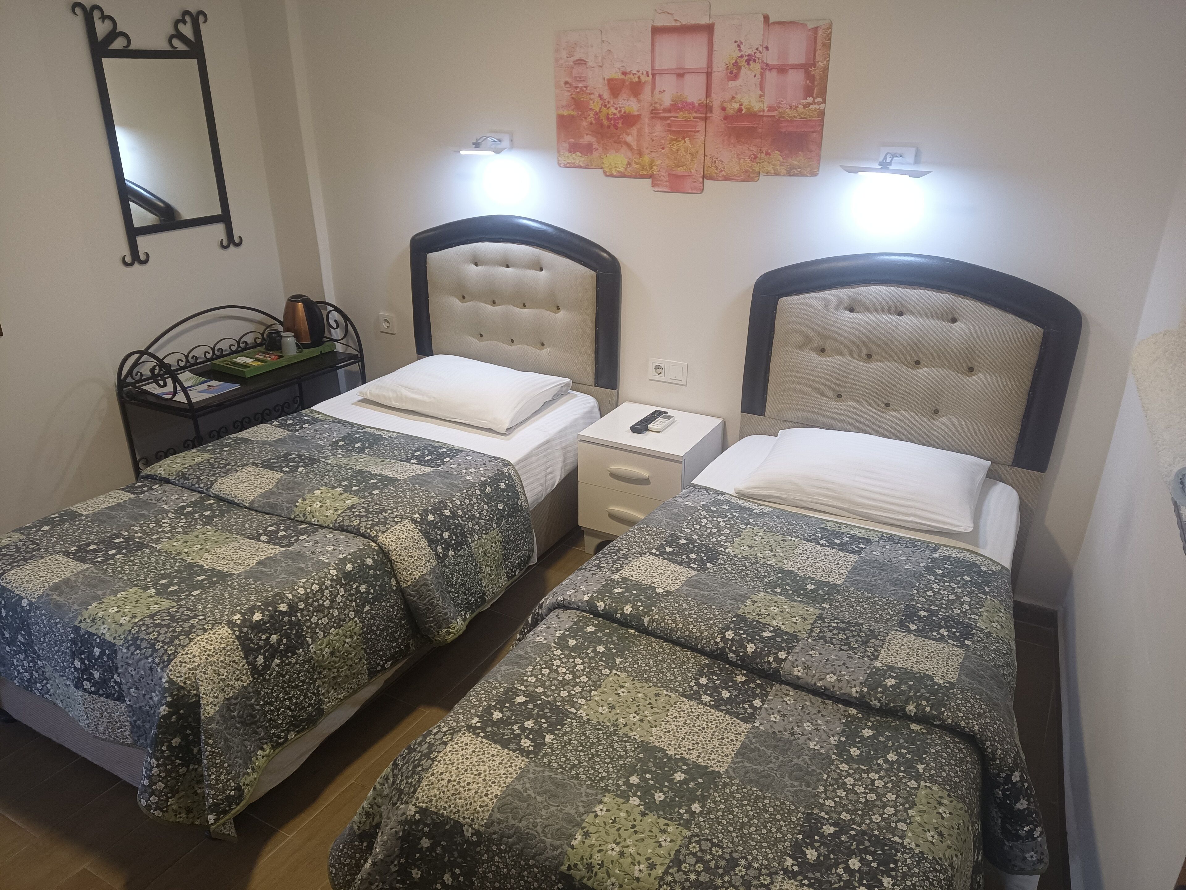 エコノミー ツインルーム コートヤードビュー | 高級寝具、客室ごとに異なる装飾、客室ごとに異なるインテリア、防音設備