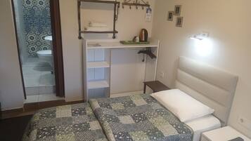 Basic Twin Room, Courtyard View | Premium bedding, individually decorated, individually furnished