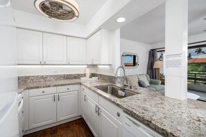 Appart'hôtel, 1 très grand lit et 1 canapé-lit (Casa De Emdeko 330) | Cuisine privée