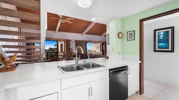 Condo, Multiple Beds (Kona Coast Resort at Keauhou Gardens ) | Interior
