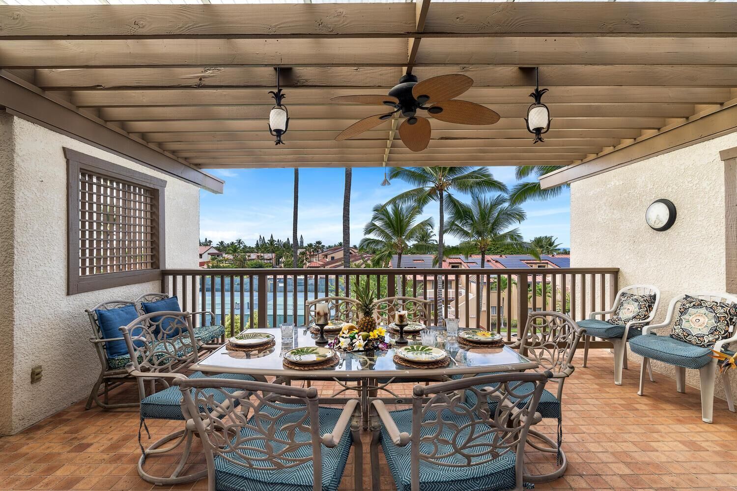 コンドミニアム ベッド (複数台) (Kona Coast Resort at Keauhou Gardens ) | 屋外ダイニングエリア