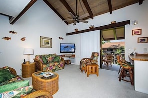 Living room - Kona Makai 3-302 (Kailua-Kona)