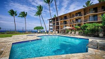 Appartement, 1 queensize bed (Kona Makai 2-102) | Zwembad | Een buitenzwembad