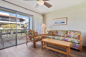 Condo, 1 Queen Bed with Sofa bed (Casa De Emdeko 204) | Living area