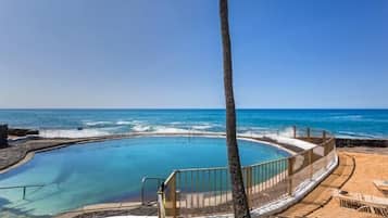 Apartamento, 1 cama de matrimonio con sofá cama (Casa De Emdeko 204) | Piscina | Una piscina al aire libre