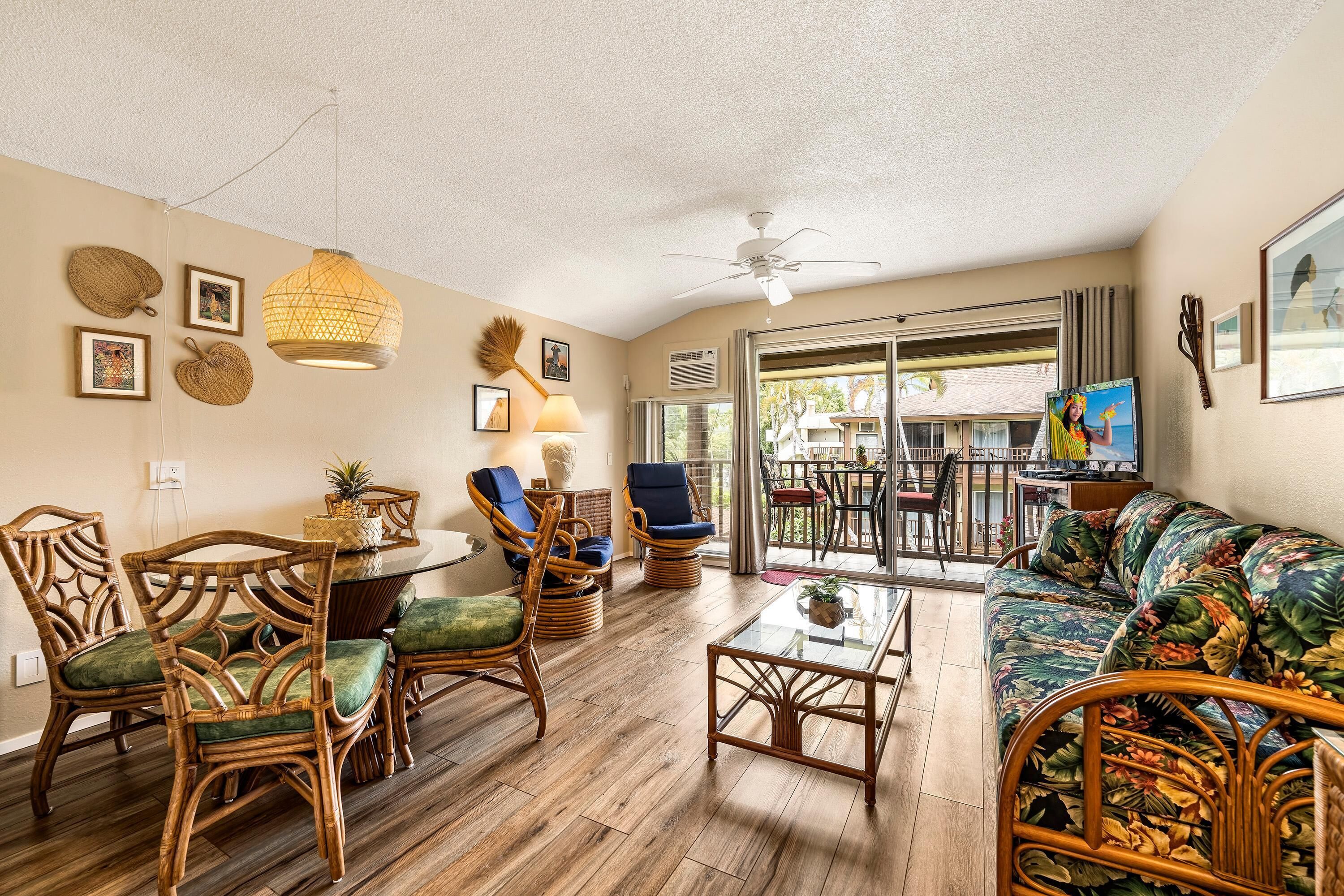 Condo, 1 Queen Bed with Sofa bed (Kona Isle B31) | Dining