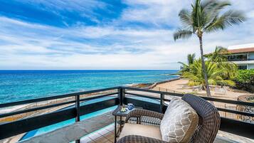 Condo, 1 King Bed with Sofa bed (Casa De Emdeko 219) | Property grounds