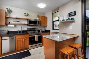 Condo, 1 King Bed (Kona Makai 3-203) | Private kitchen