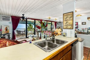 Condo, 1 King Bed with Sofa bed (Kona Reef D32) | Private kitchen