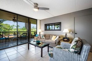 Condo, 1 Queen Bed with Sofa bed (Kona Pacific B409) | Living area