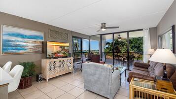Condo, 1 Queen Bed with Sofa bed (Kona Pacific B409) | Living area