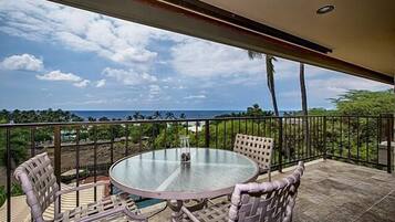 Condo, 1 King Bed with Sofa bed (Kahaluu Bay Villas 304) | Outdoor dining