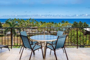 Condo, 1 très grand lit et 1 canapé-lit (Kahaluu Bay Villas 304) | Terrain de l’hébergement 