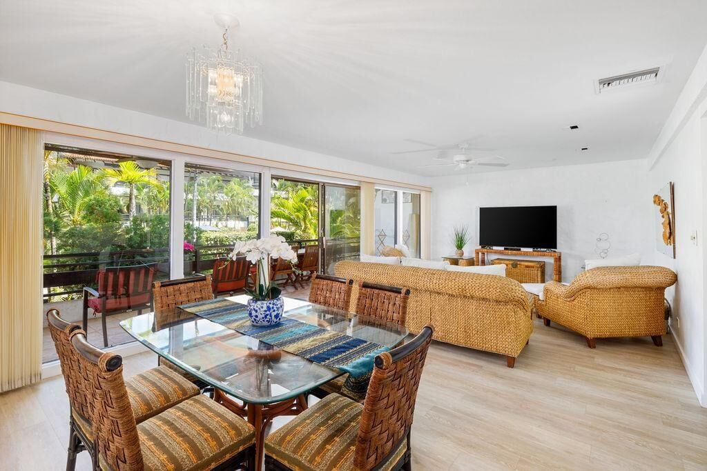 Condo, Multiple Beds (Casa De Emdeko 211) | Dining