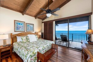 Condo, 1 King Bed with Sofa bed (Kona Makai 1-301) | 2 bedrooms, bed sheets - Kona Makai 1-301 (Kailua-Kona)