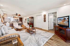 Lägenhet - flera sängar (Country Club Villas#115) | Vardagsrum | Tv