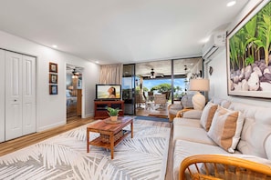 Lägenhet - flera sängar (Country Club Villas#115) | Vardagsrum | Tv