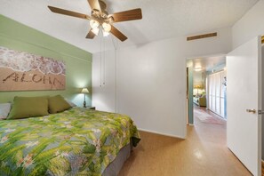 Condo, 1 Queen Bed with Sofa bed (Kona Plaza#217)