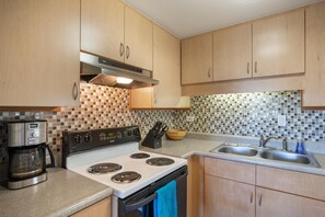 Condo, 1 Queen Bed with Sofa bed (Kona Plaza#217) | Private kitchen | Fridge, microwave, oven, stovetop