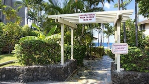 Condo, 1 King Bed with Sofa bed (Kona Shores#130) | Property grounds - Kona Shores#130 (Kailua-Kona)