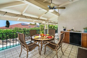 House, Multiple Beds (Mahuahua Hale) | In-room dining